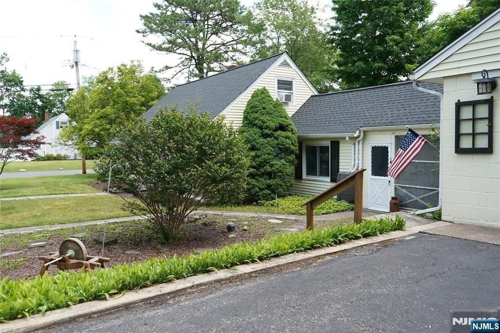 59 Pine St - Photo 2 of 19