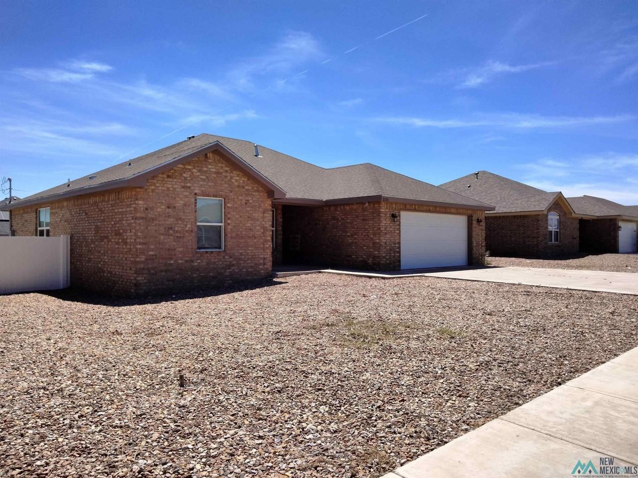 2115 Roadrunner Ln - Photo 4 of 30