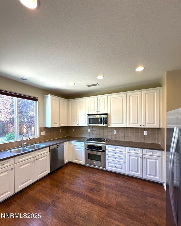 545 Terracina Way - Photo 3 of 26