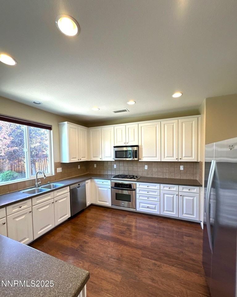 545 Terracina Way - Photo 4 of 26