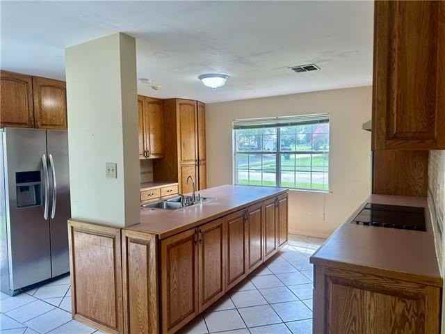 677 Fairlawn Dr - Photo 4 of 15