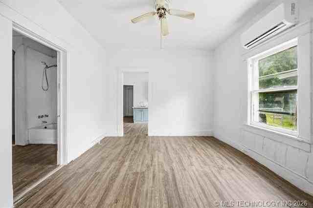 908 N Collins Ave - Photo 5 of 19