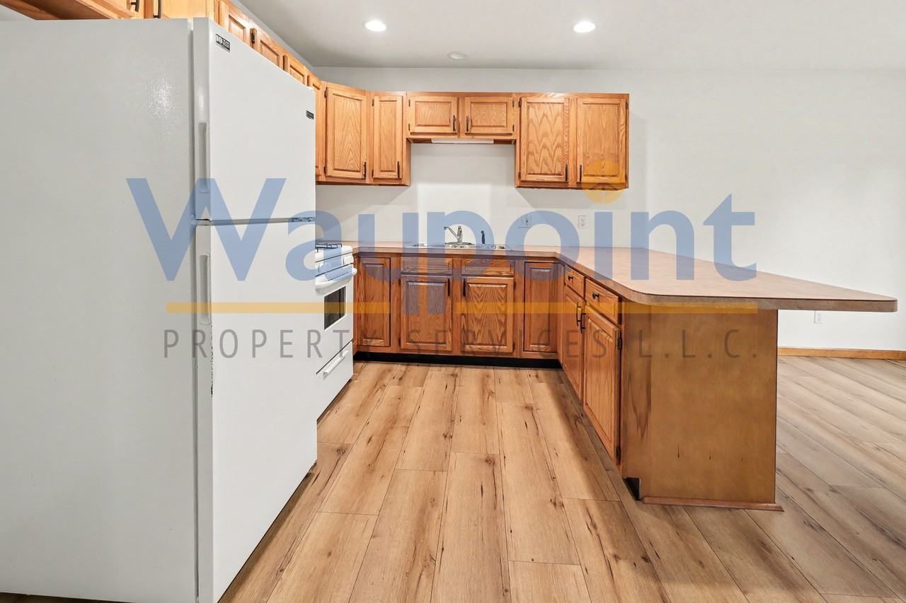 Montcalm Duplex - 312 #312 - Photo 3 of 14