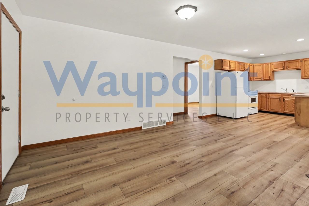 Montcalm Duplex - 312 #312 - Photo 4 of 14