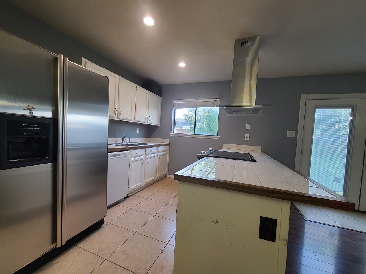 5644 Perrin St - Photo 3 of 16