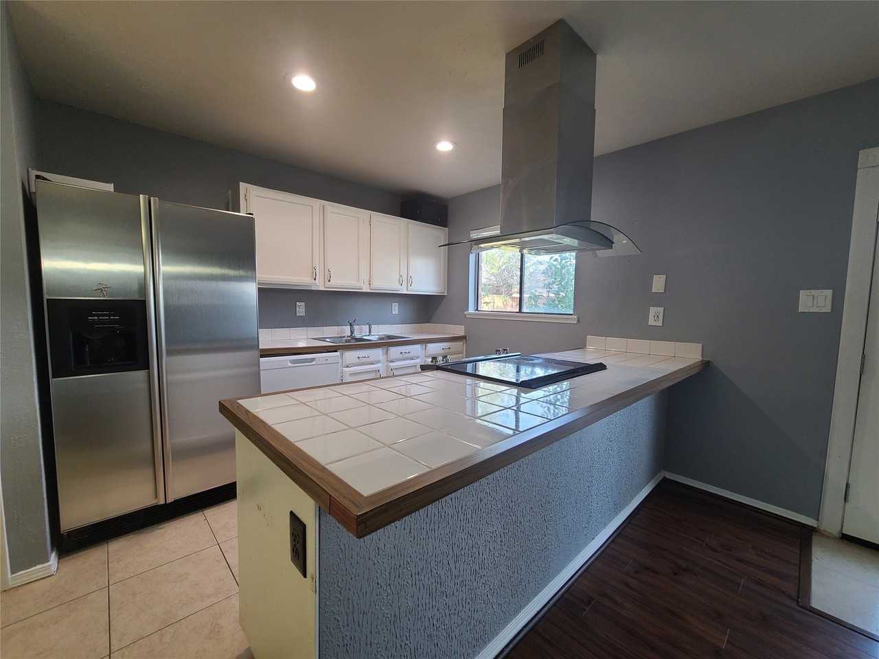 5644 Perrin St - Photo 4 of 16