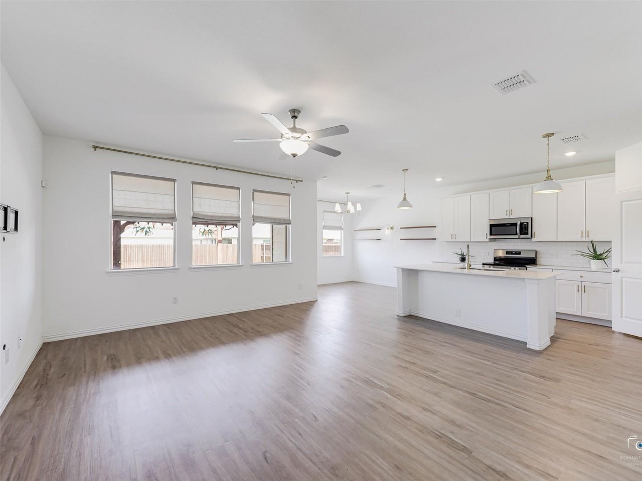 5028 Waterway Dr - Photo 5 of 21