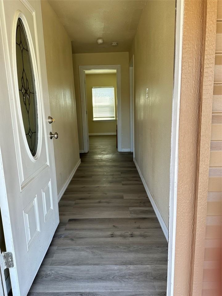 4706 Sachse Rd - Photo 4 of 22