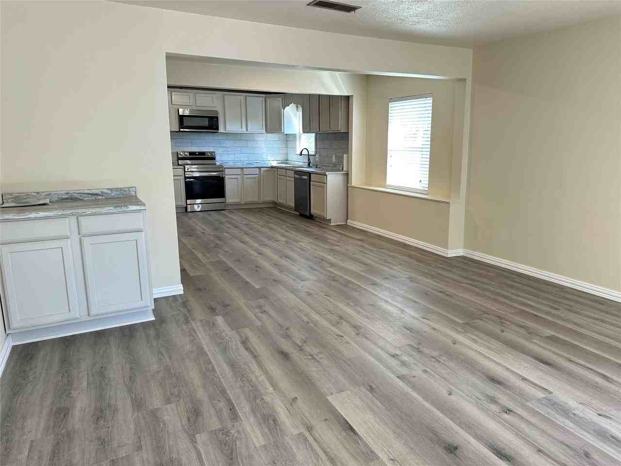 4706 Sachse Rd - Photo 6 of 22