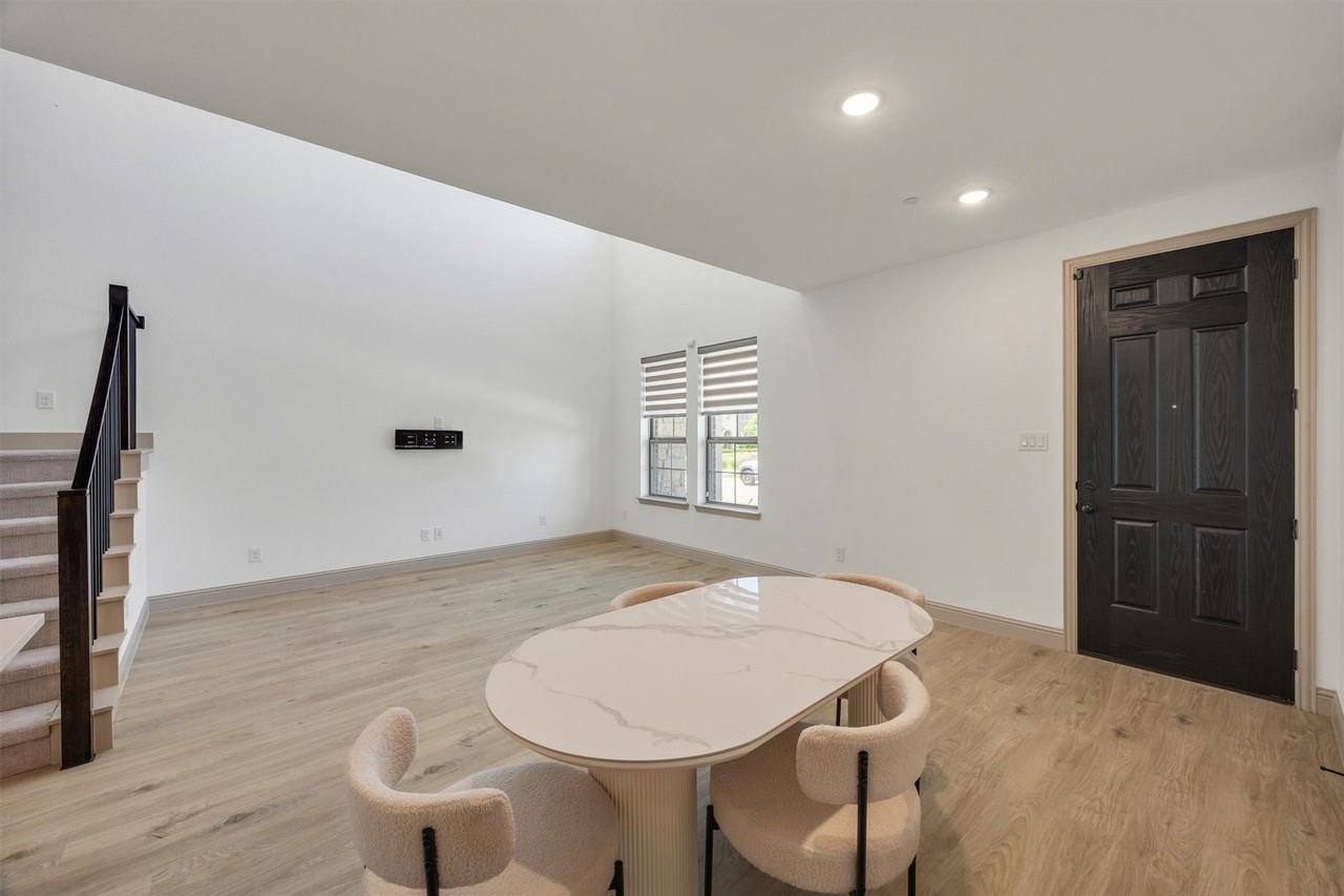 528 4th St - Photo 5 of 27