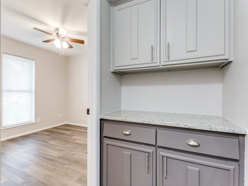 1607 Glenhill Ln - Photo 6 of 17