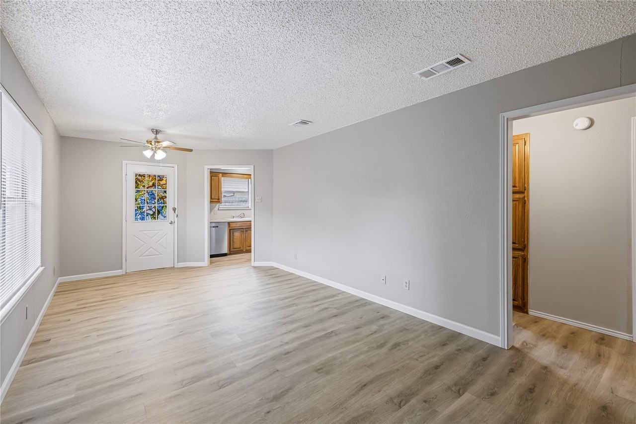 321 Gardenview St - Photo 6 of 25