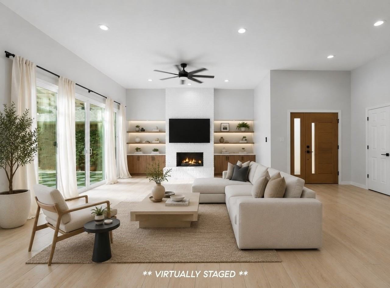 14140 Regency Pl - Photo 3 of 38