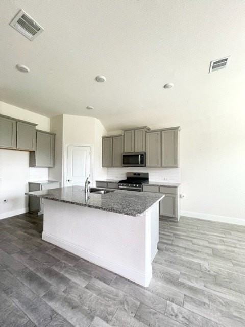 11000 Glover Ln - Photo 6 of 39