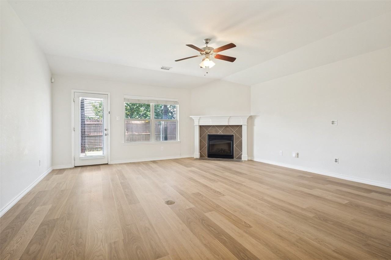 1212 Villa Paloma Blvd - Photo 5 of 25