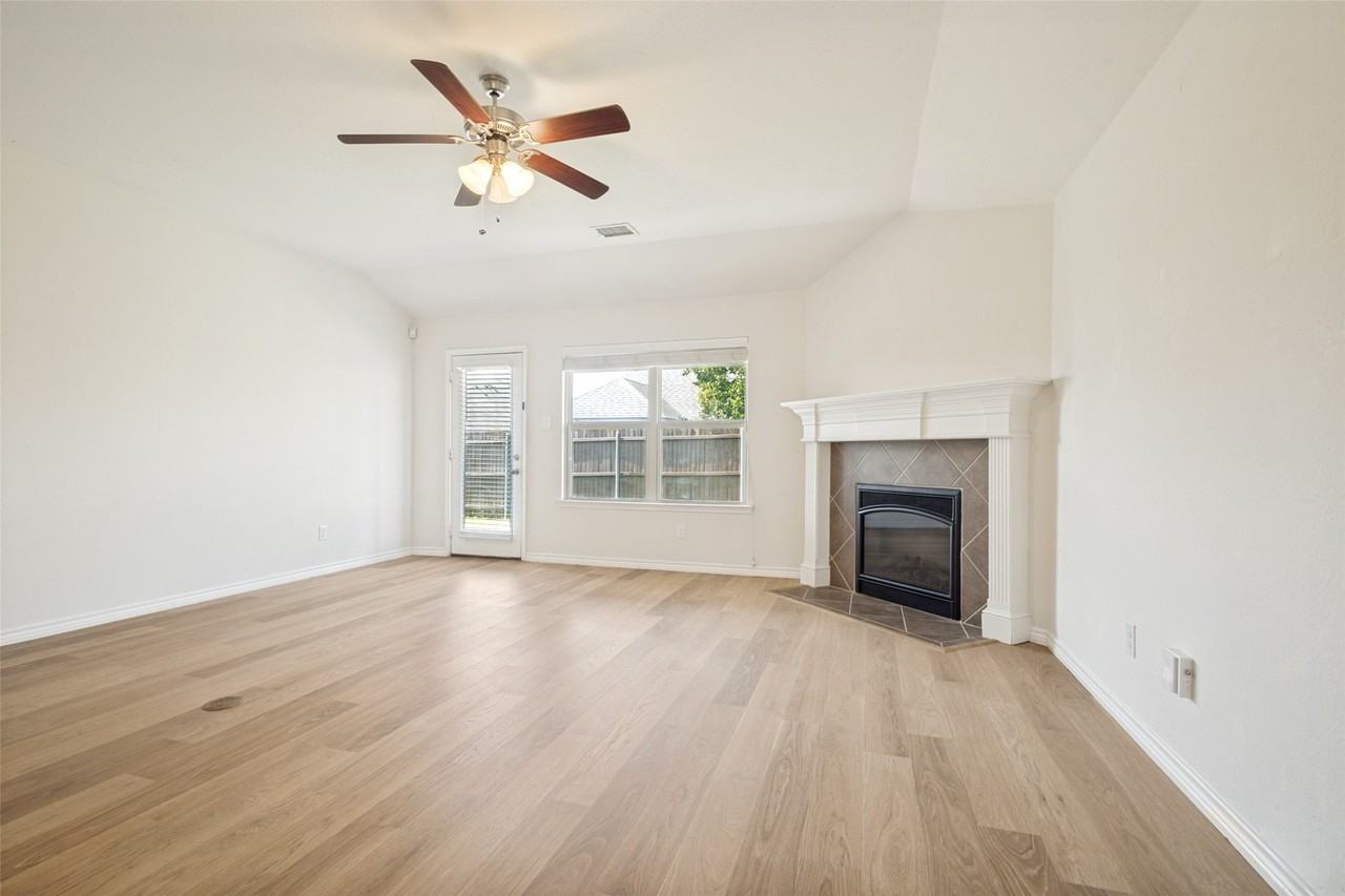 1212 Villa Paloma Blvd - Photo 7 of 25