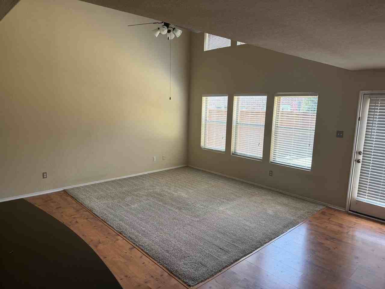 1139 Landon Ln - Photo 7 of 40
