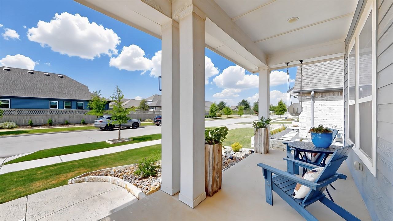 2504 Lazy Dog Ln - Photo 2 of 34