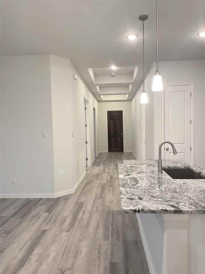 501 Orchard Pl - Photo 2 of 20