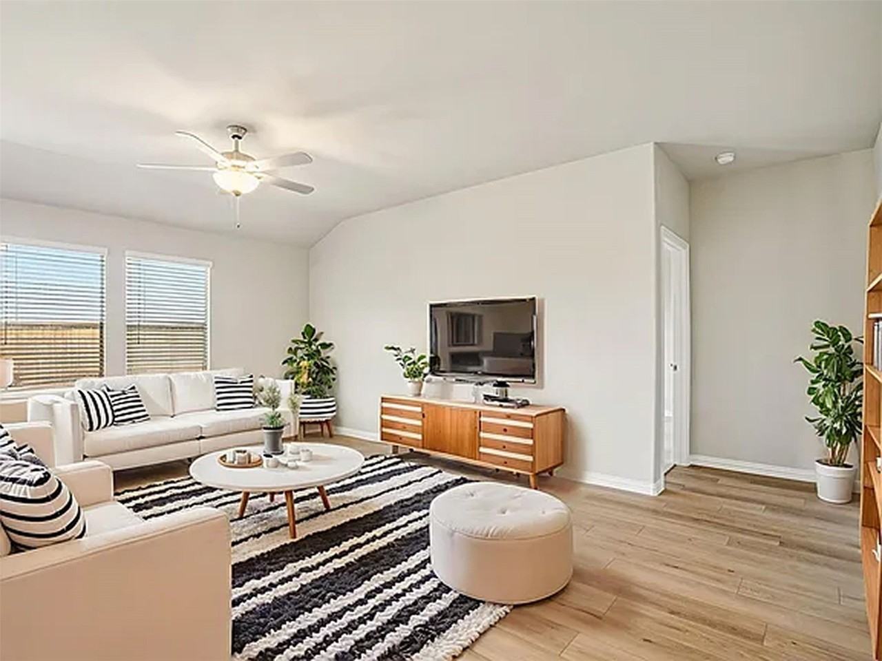 3029 Texoma Blvd - Photo 2 of 39