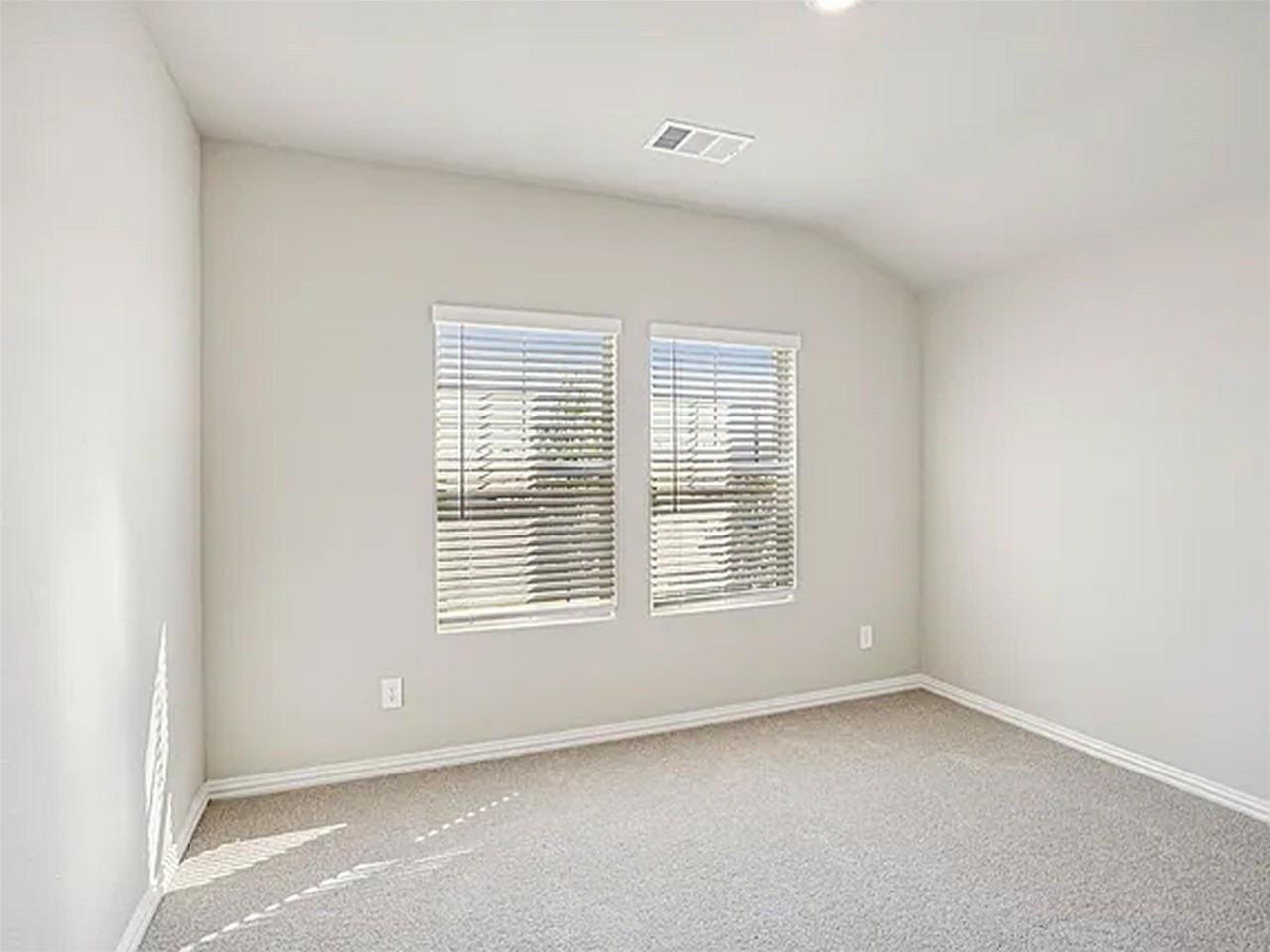 3029 Texoma Blvd - Photo 7 of 39