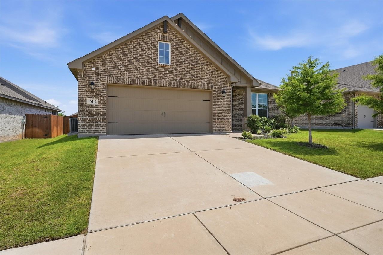 1504 Sand Dollar Trl - Photo 2 of 32
