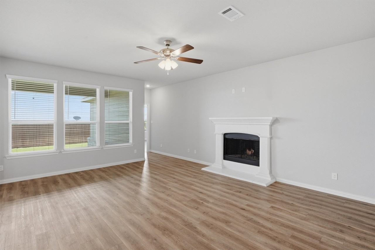1504 Sand Dollar Trl - Photo 7 of 32