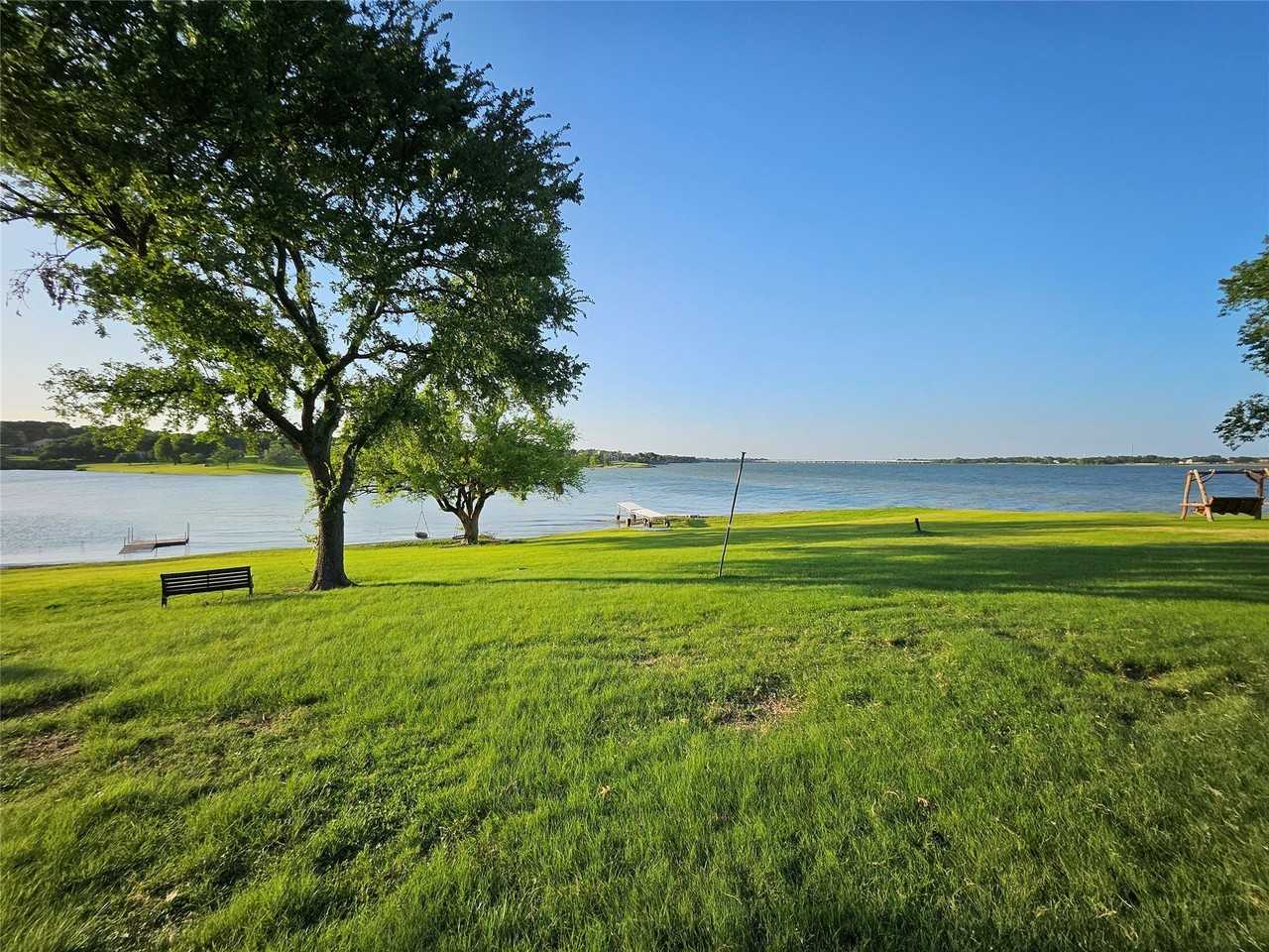 465 Peninsula Dr - Photo 3 of 15