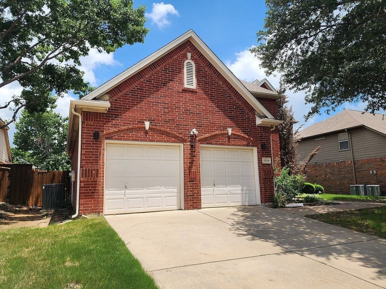 1808 Hidden Brook Trl - Photo 3 of 27