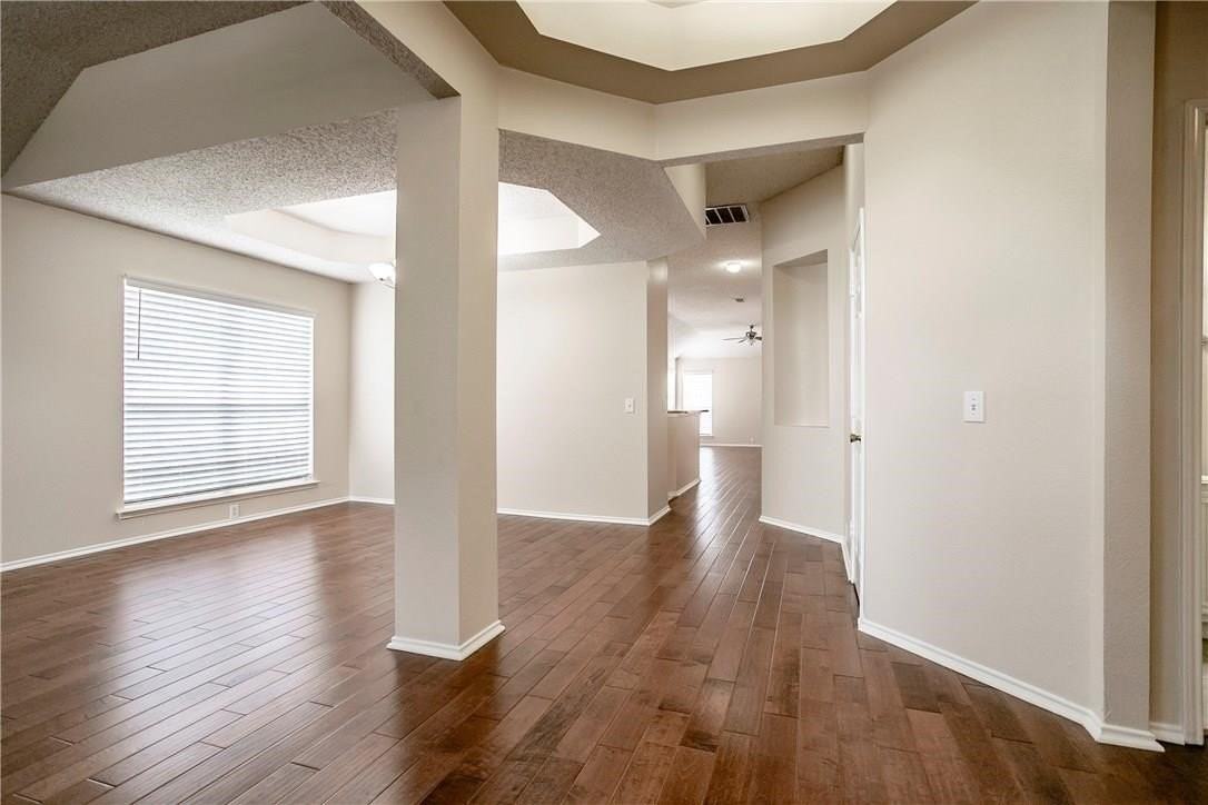 206 Meredith Ct - Photo 4 of 25
