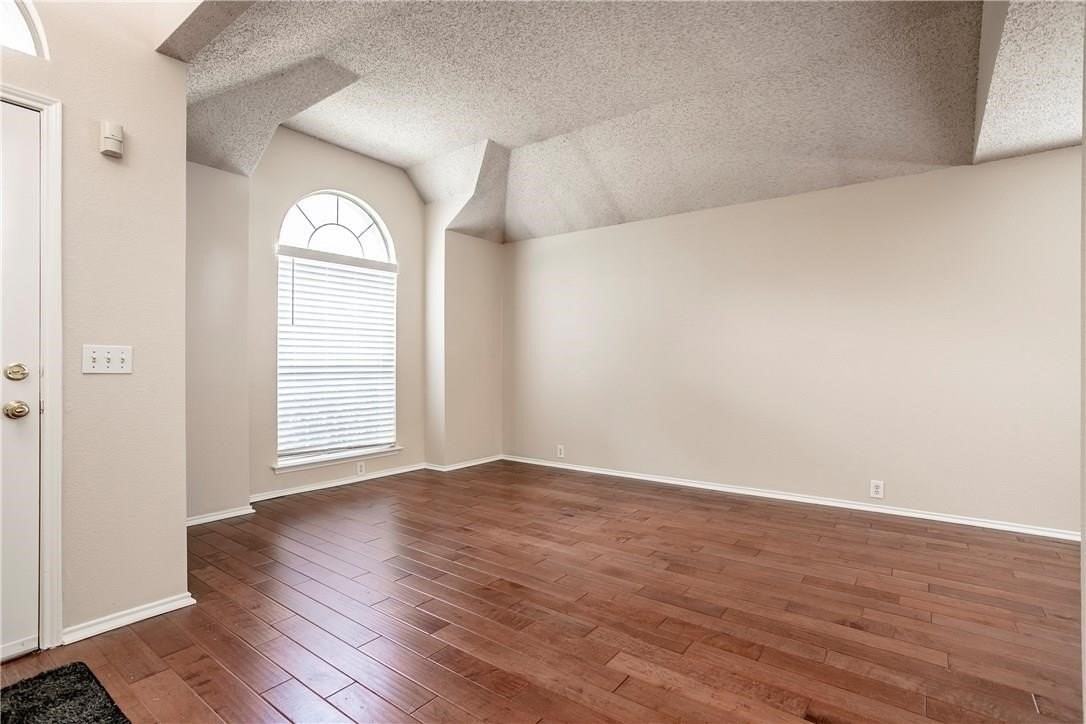 206 Meredith Ct - Photo 5 of 25
