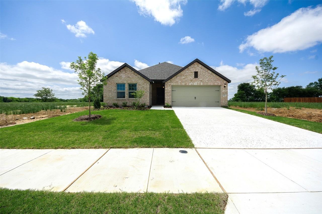 13156 Zion Dr - Photo 3 of 35