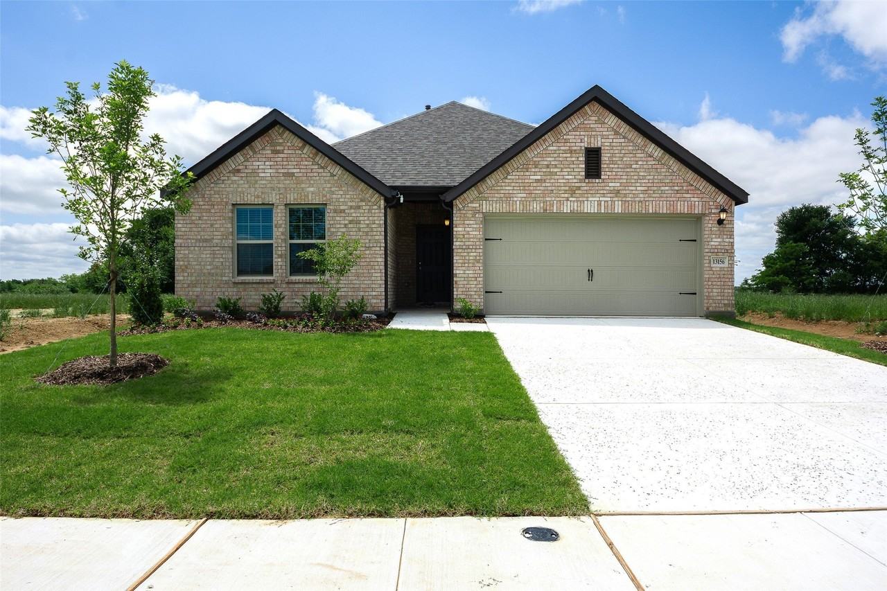 13156 Zion Dr - Photo 4 of 35