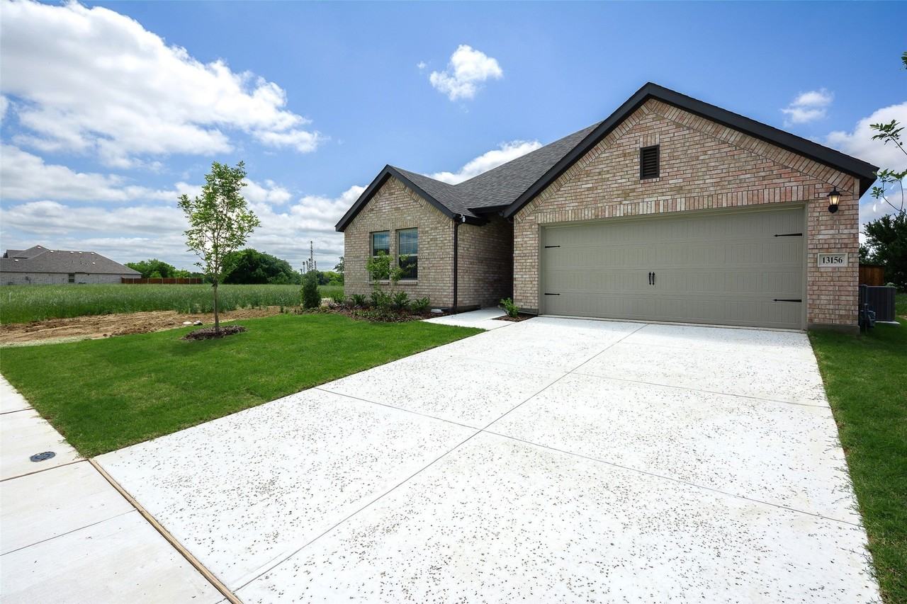 13156 Zion Dr - Photo 5 of 35