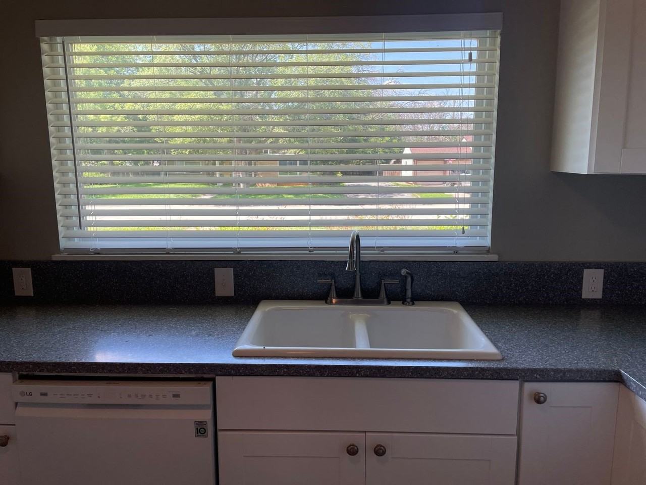 4073 Potomac Ave - Photo 5 of 19