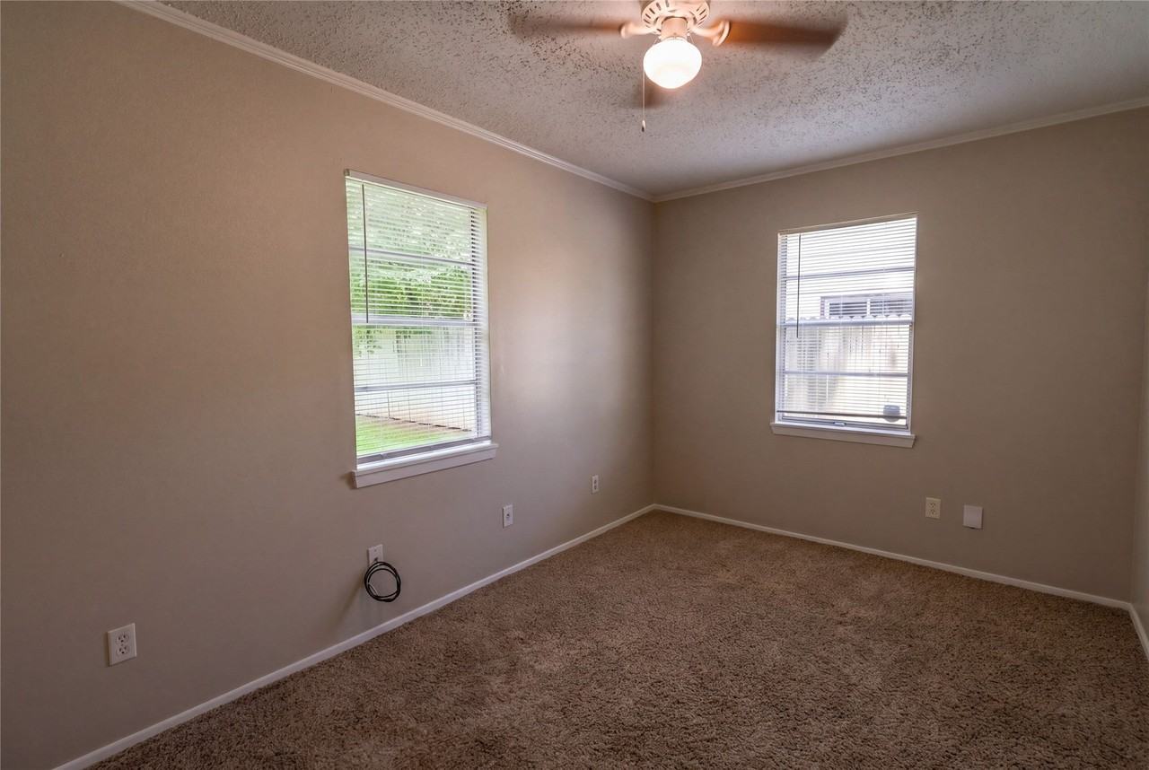 1523 Teekell St - Photo 6 of 16