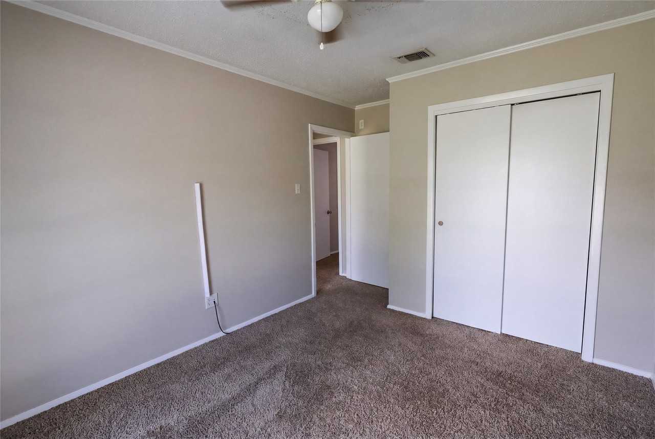 1523 Teekell St - Photo 7 of 16
