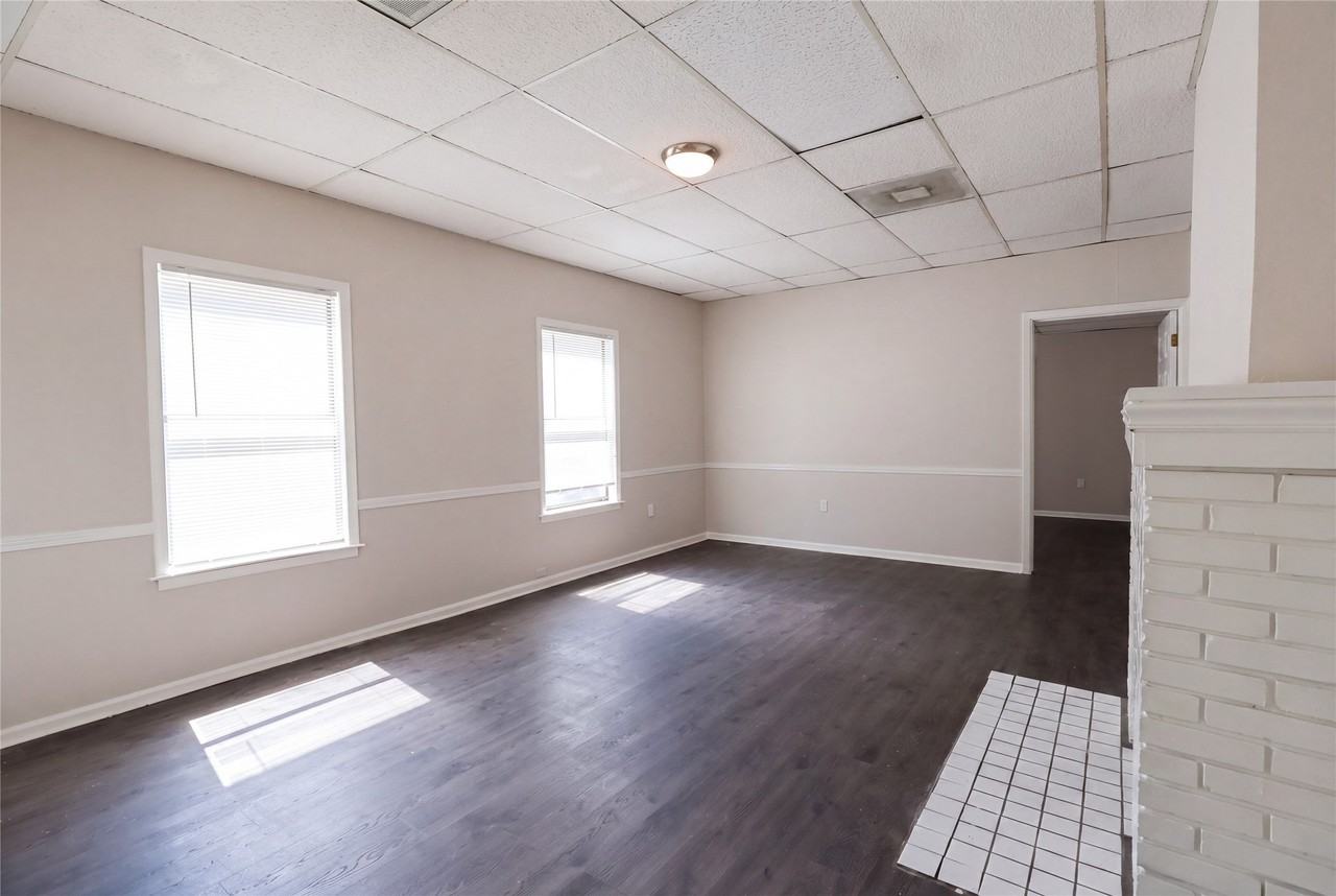 1443 W Kirby Pl - Photo 2 of 13