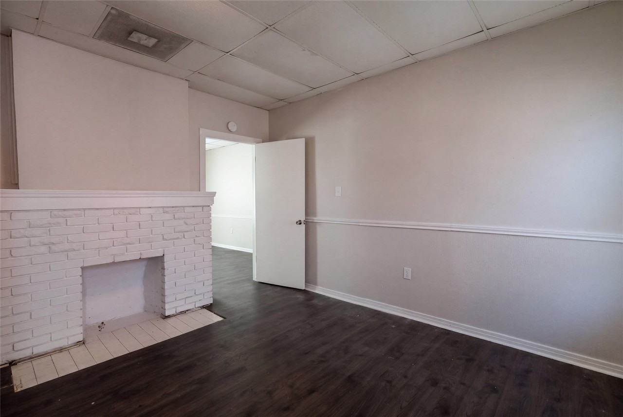 1443 W Kirby Pl - Photo 3 of 13