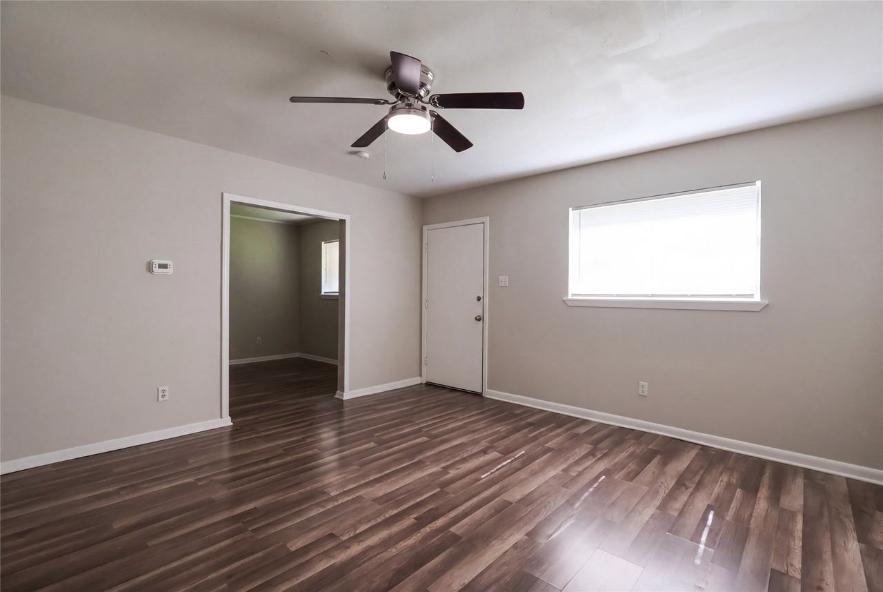 9442 Normandie Dr - Photo 2 of 14