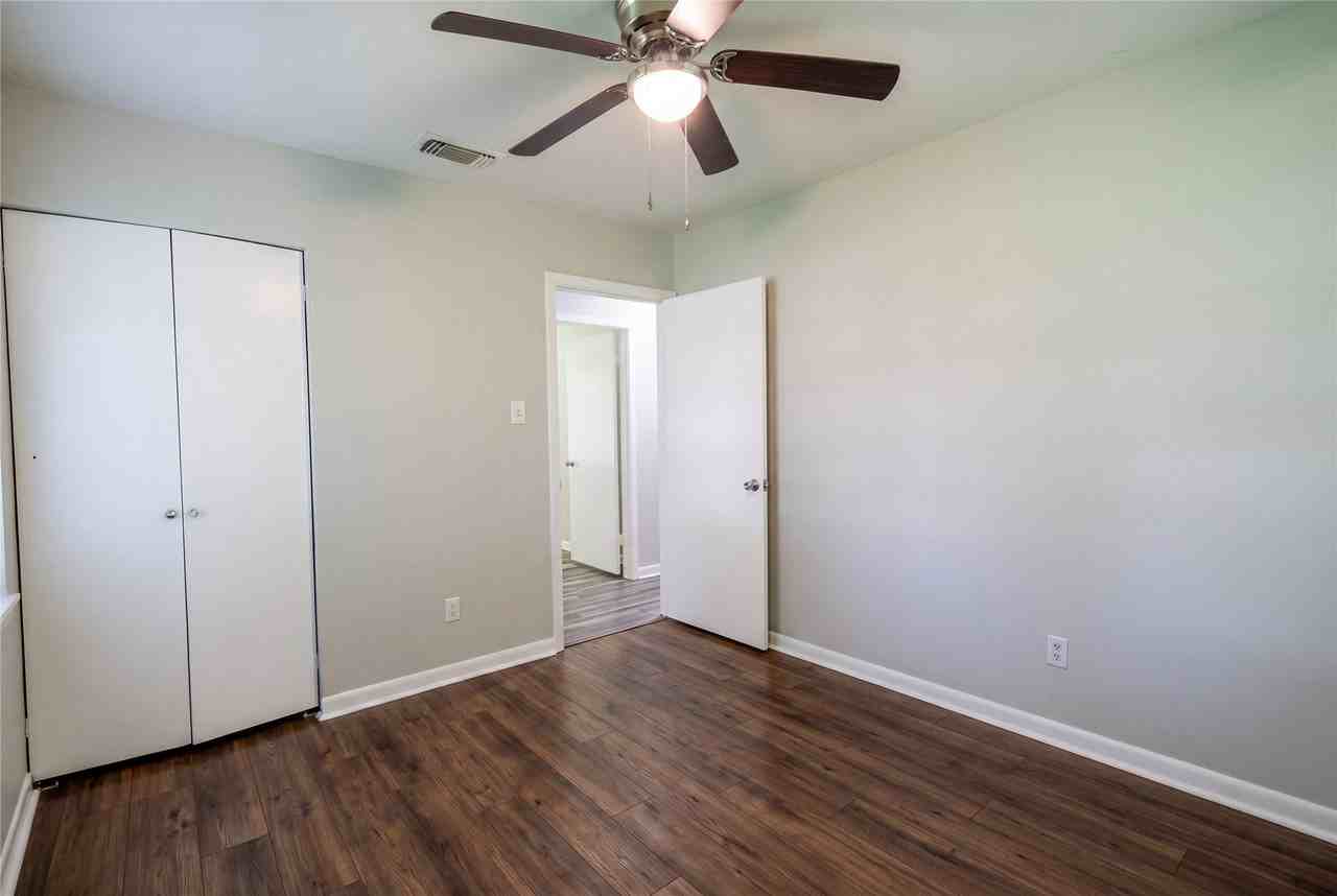 9442 Normandie Dr - Photo 7 of 14