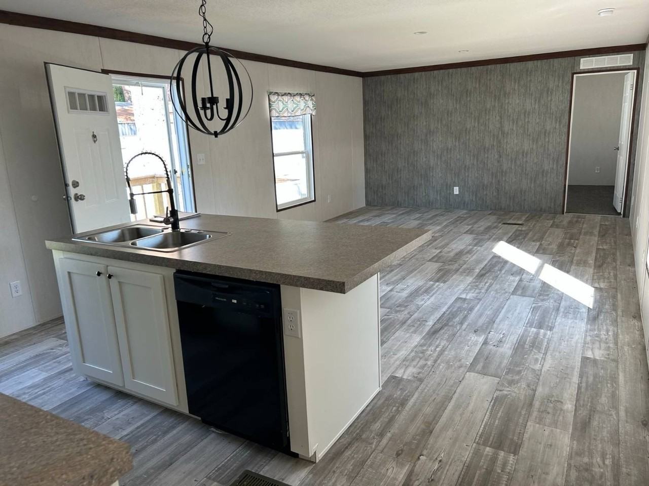 1839 Blue Ridge Dr - Photo 2 of 15