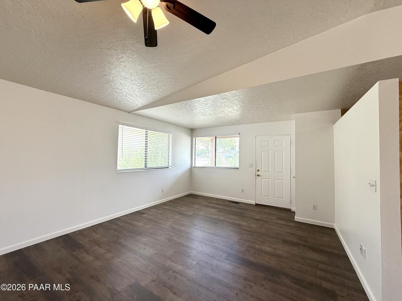1808 Reading Ln - Photo 2 of 18