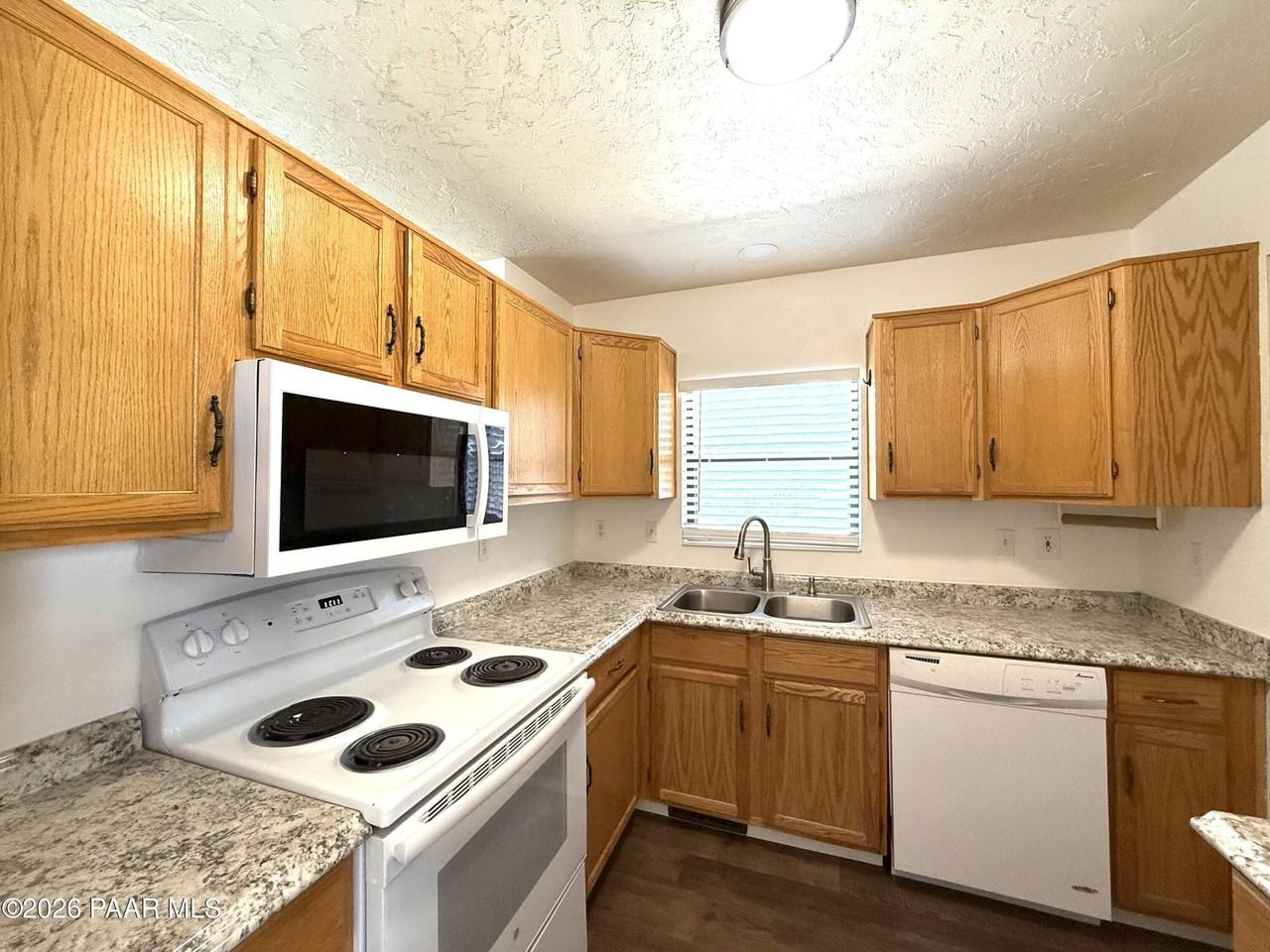 1808 Reading Ln - Photo 4 of 18
