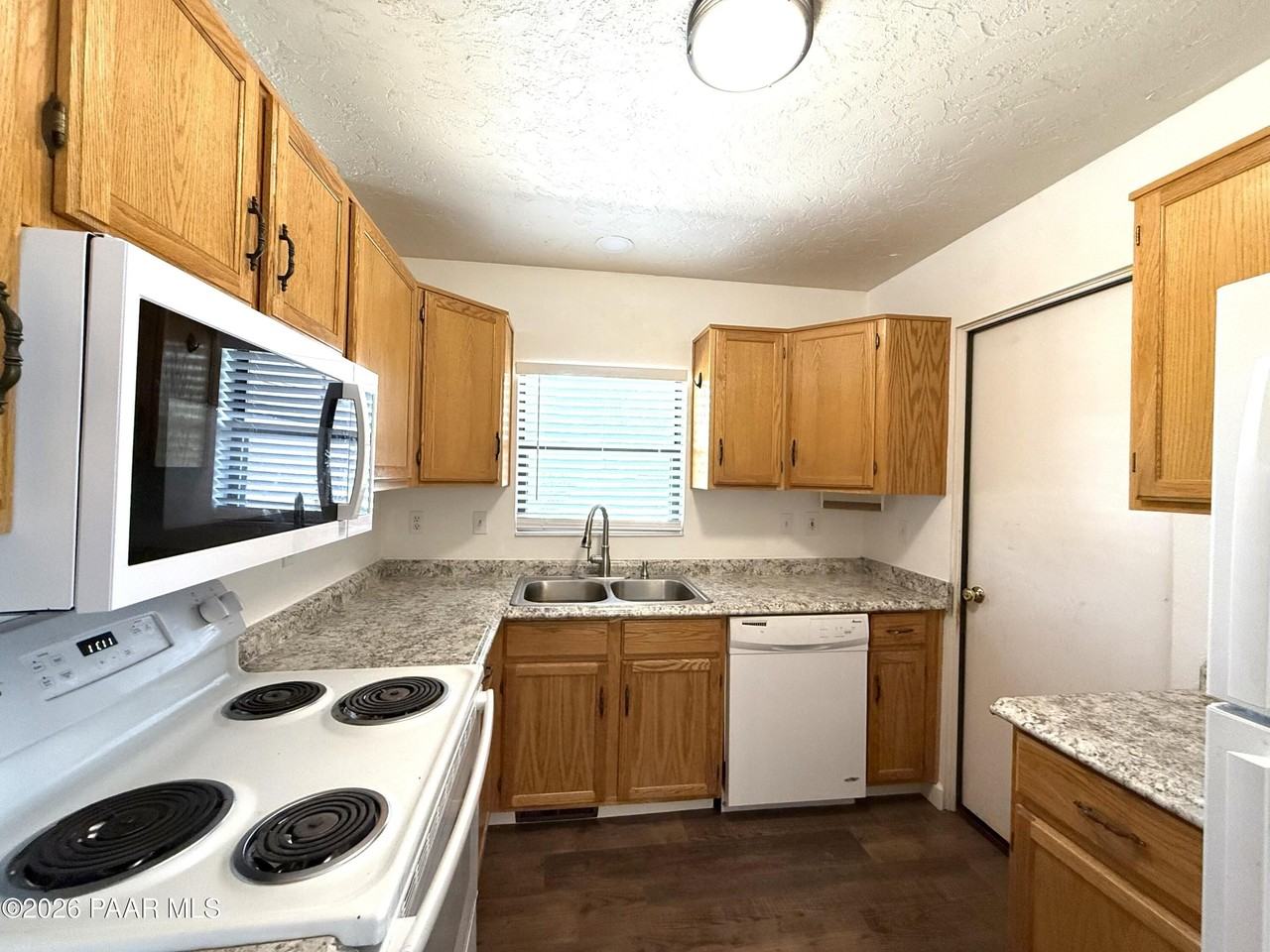 1808 Reading Ln - Photo 5 of 18