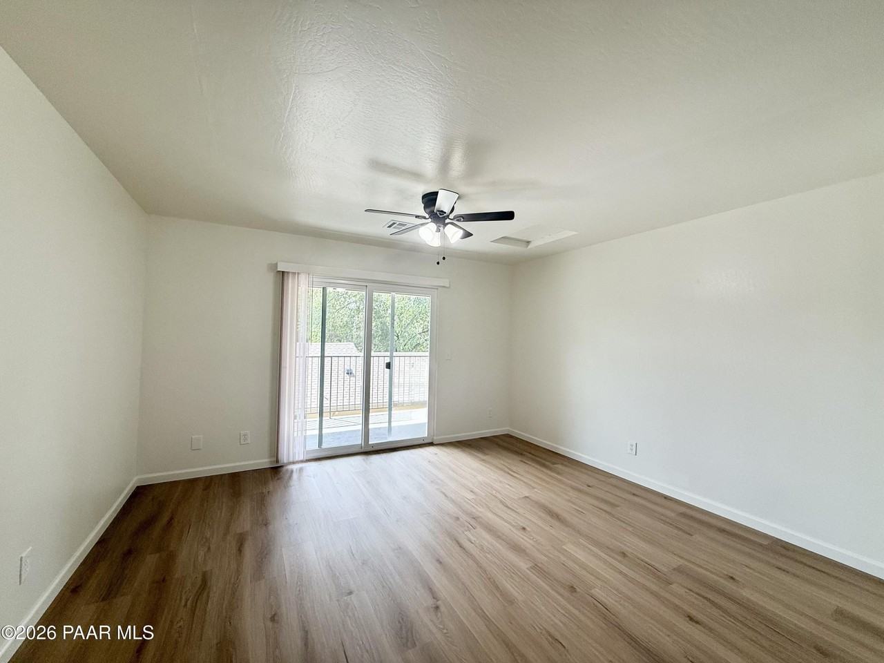 566 Lincoln Ave #C - Photo 2 of 7