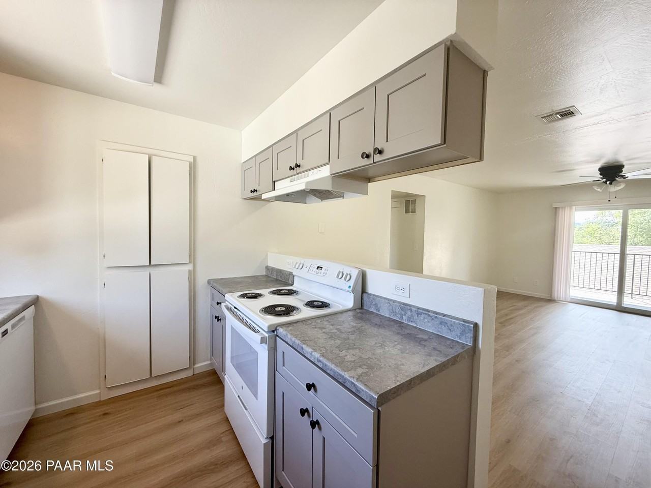 566 Lincoln Ave #C - Photo 3 of 7