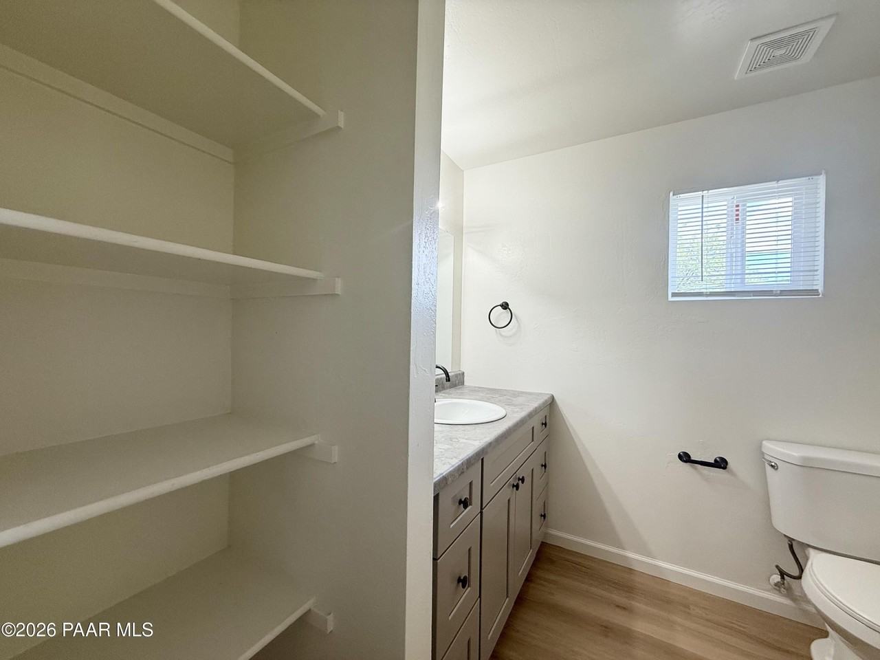 566 Lincoln Ave #C - Photo 6 of 7