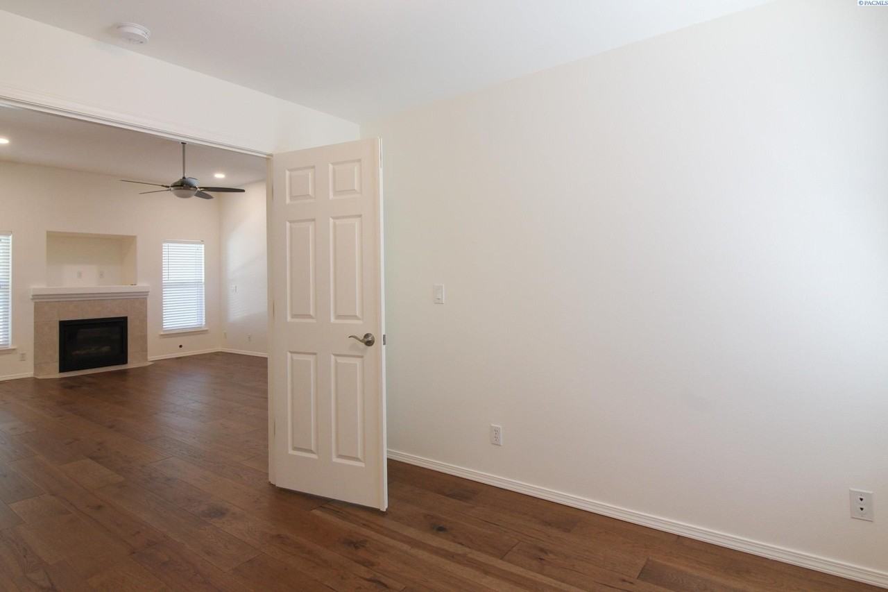 1776 Rowan Ct - Photo 7 of 26
