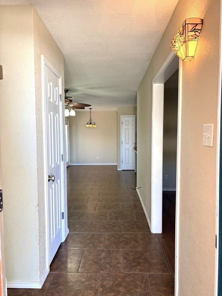 4423 Gulf Ave - Photo 3 of 29